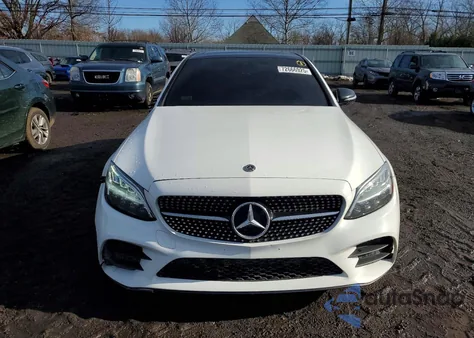 2019 Mercedes-Benz C 300 4Matic z USA, uszkodzony, nr VIN 55SWF8EB8KU299189